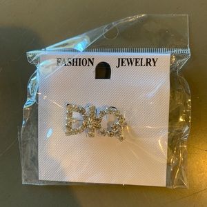 Mary Kay DIQ Rhinestone Prize Pin